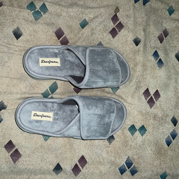 Dearfoams slides - Picture 1 of 3